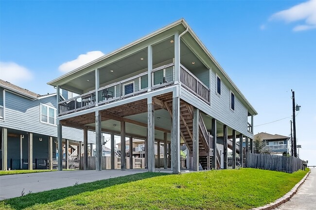 Building Photo - 1300 Menard Ave