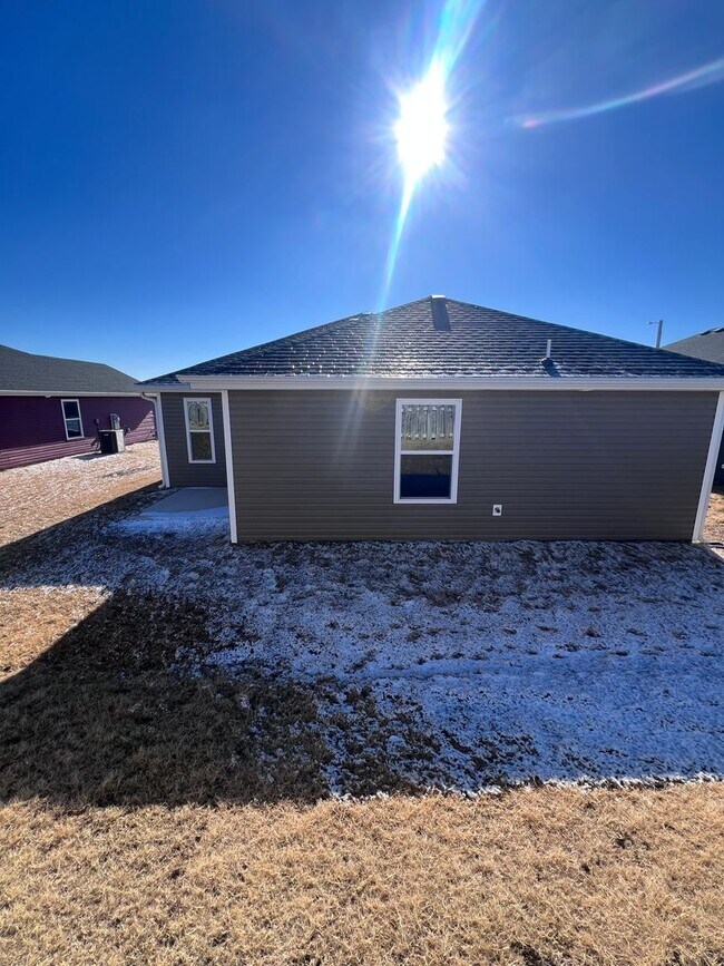 Building Photo - New Beginnings Start with AMRR: Now Pre Leasing with Move-In Special!