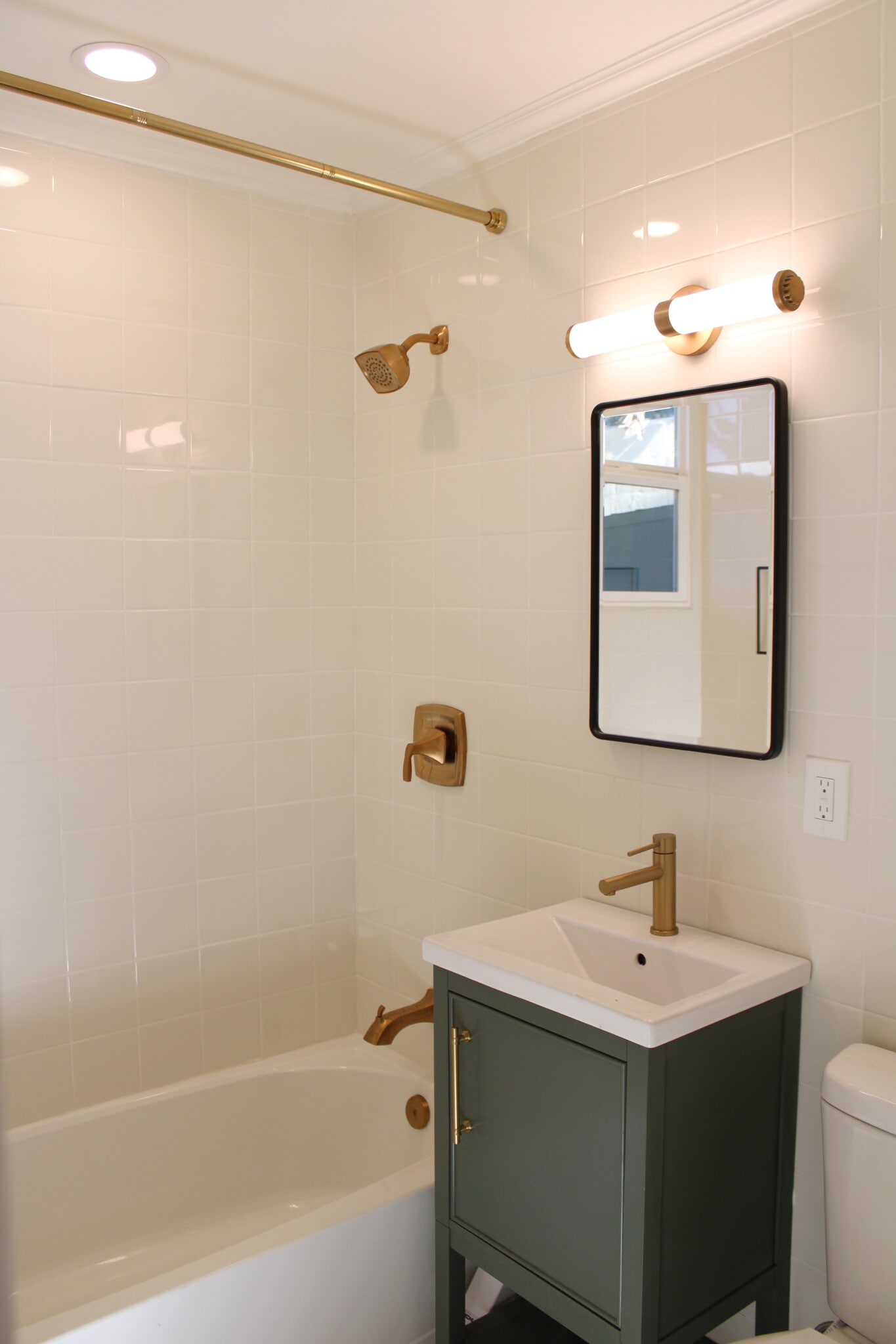 Brand new bathroom - 4077 Stephens St