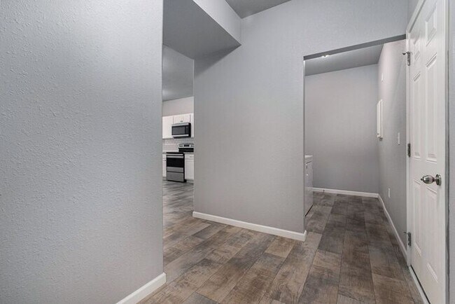 Building Photo - 5499 E Karen Ct