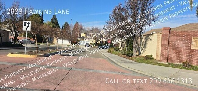 Building Photo - Tracy 3 Bedroom 2.5 Bathroom Home