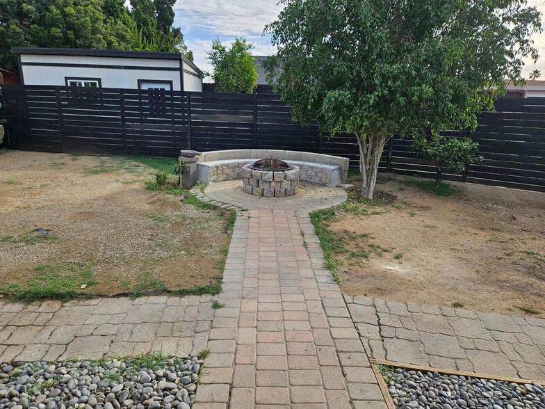 Building Photo - 8030 Lemona Ave