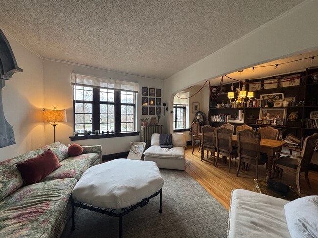 Building Photo - 28W573 Stafford Pl