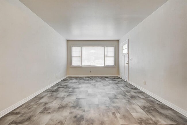 Building Photo - 1742 Carlisle Rd