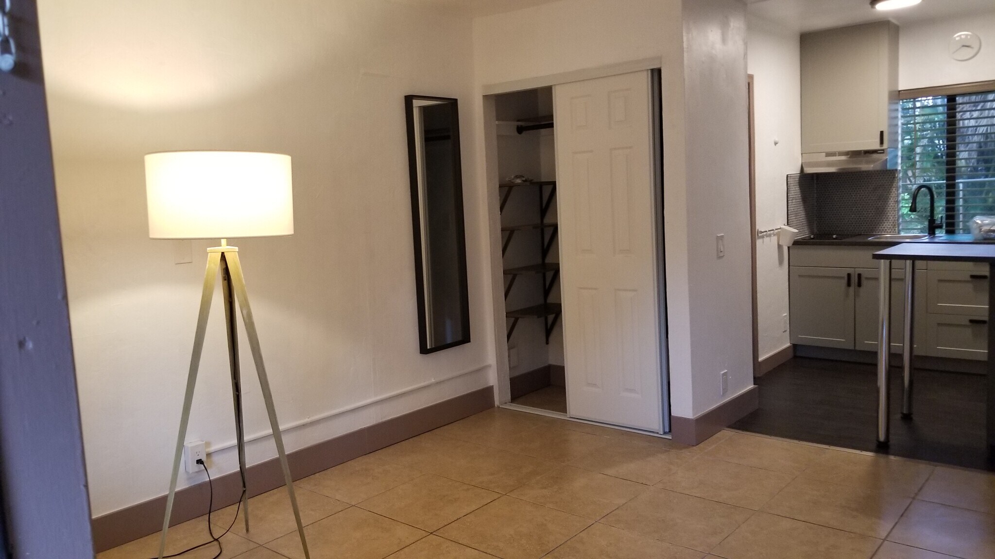 Building Photo - 1952 Madison St