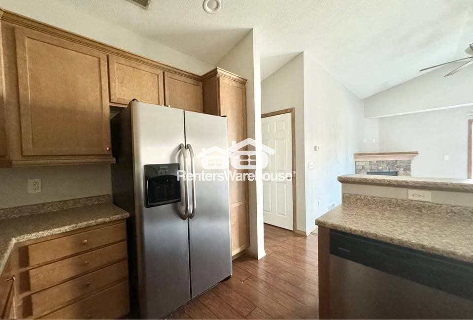 Building Photo - 2000 Meadow Ct