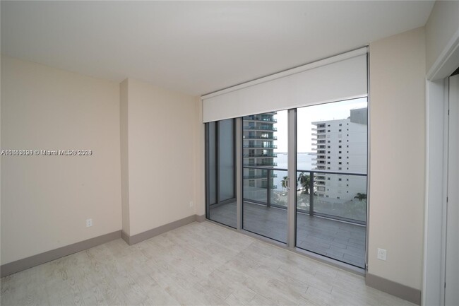 Building Photo - 1300 Brickell Bay Dr