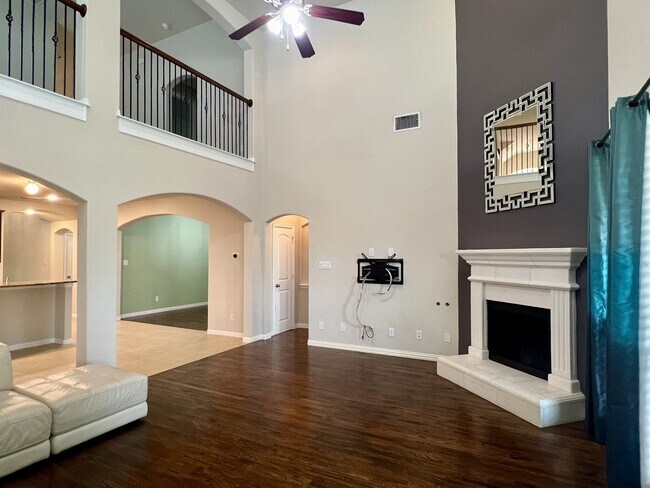 Building Photo - 2104 Indigo Dr