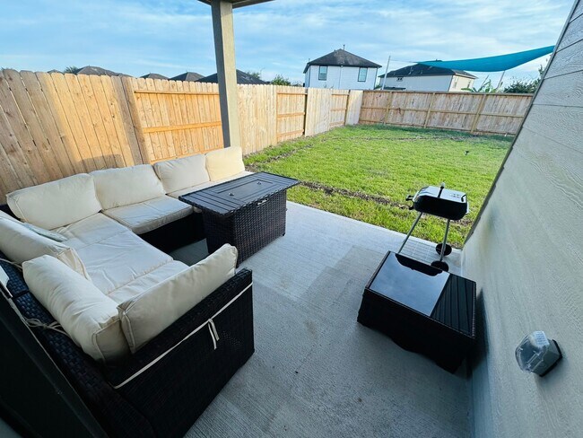 Building Photo - 5608 Madden Ln