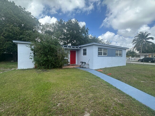 Building Photo - 2401 NW 170th St