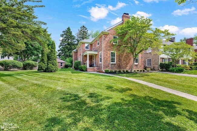 Building Photo - 276 Lewiston Rd