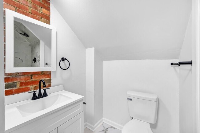 Building Photo - 27151 Farringdon Ave