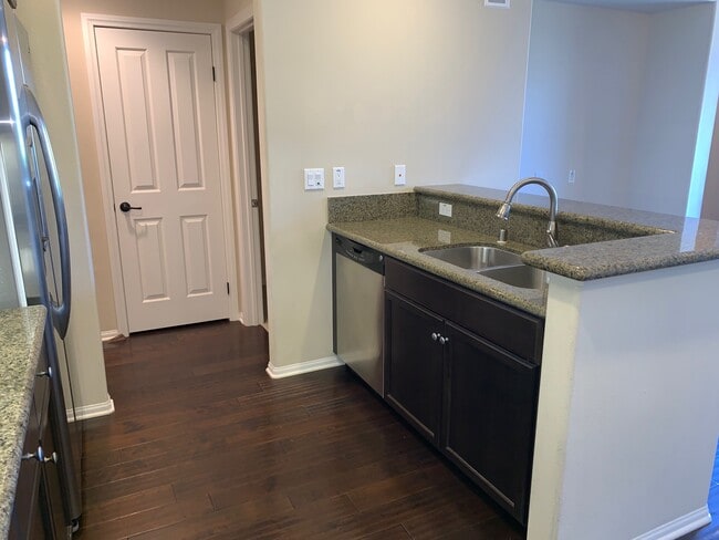 Building Photo - 10777 Canyon Grove Trail