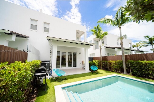 Building Photo - 3651 SW 26th St