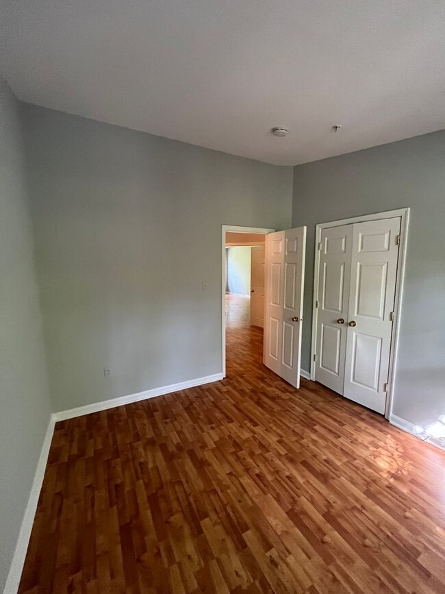 Building Photo - 3 bedroom townhome available near Largo To...
