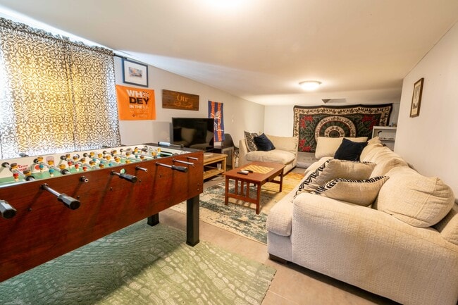 Building Photo - 1241 Bates Ave