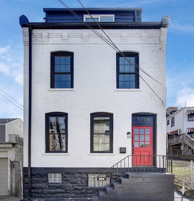 Building Photo - Luxury Home - Lawrenceville