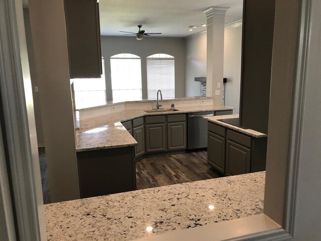 Building Photo - 4610 Plantation Creek Dr