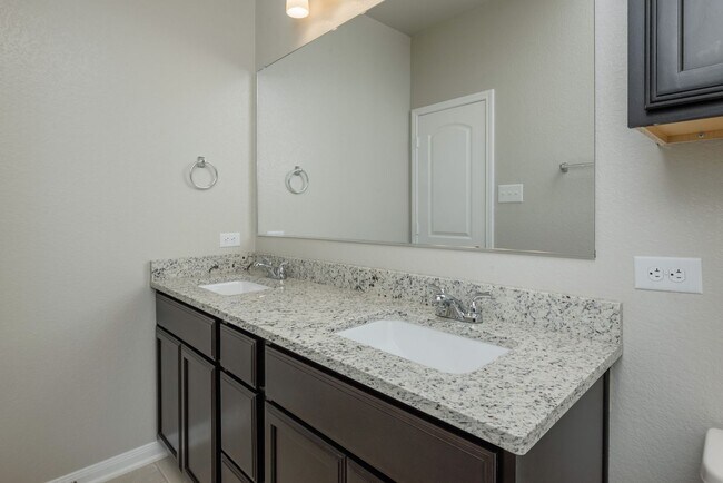 Building Photo - Beautifully designed and thoughtfully main...