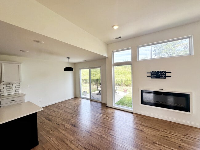 Building Photo - 4133 Snapdragon Dr