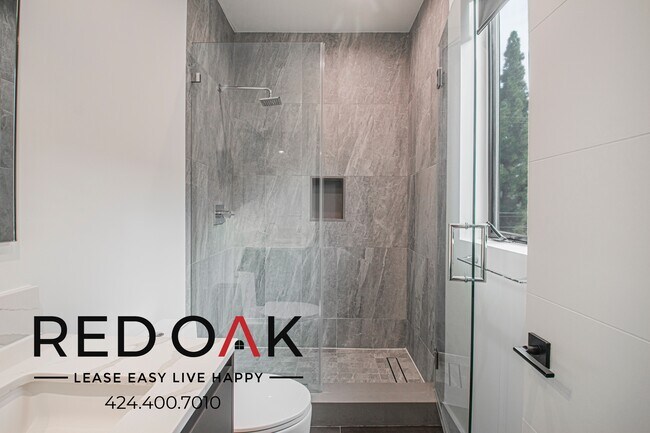 Building Photo - 18303 Oakbury Cir