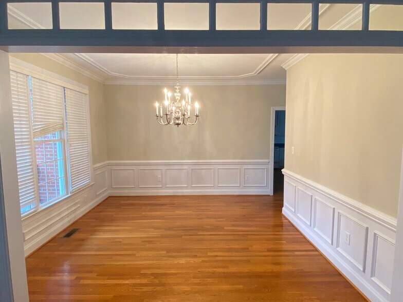 Building Photo - 4903 Pebble Beach Cir N