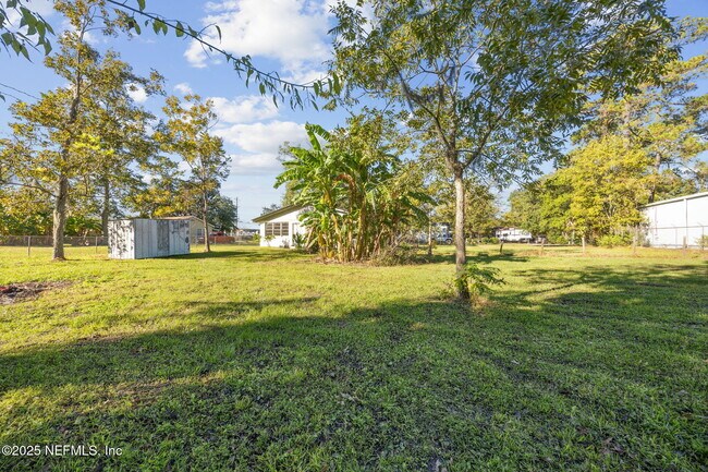 Building Photo - 253 Santa Barbara St