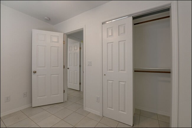 Building Photo - 4626 Maxwell Ave