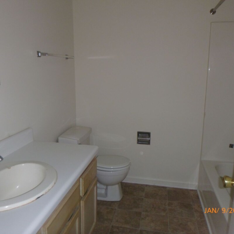 Building Photo - 2928 W Hills Dr