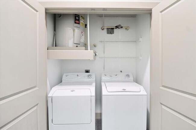 Building Photo - 1901 Post Oak Blvd