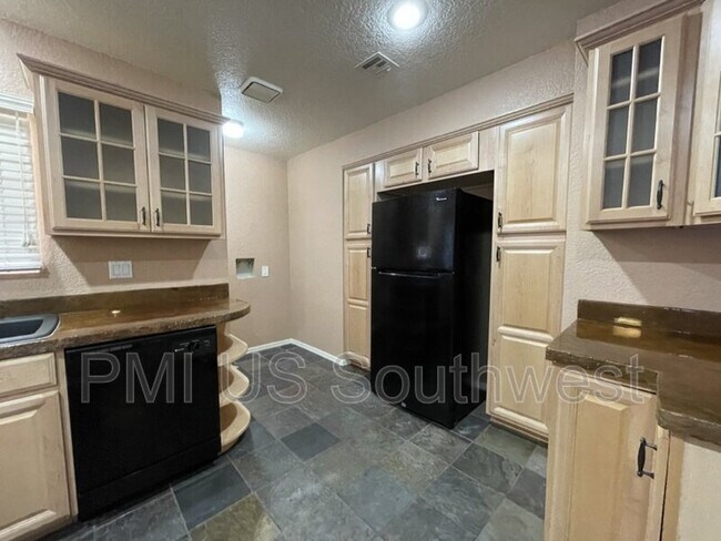 Building Photo - 1394 Mirada Dr