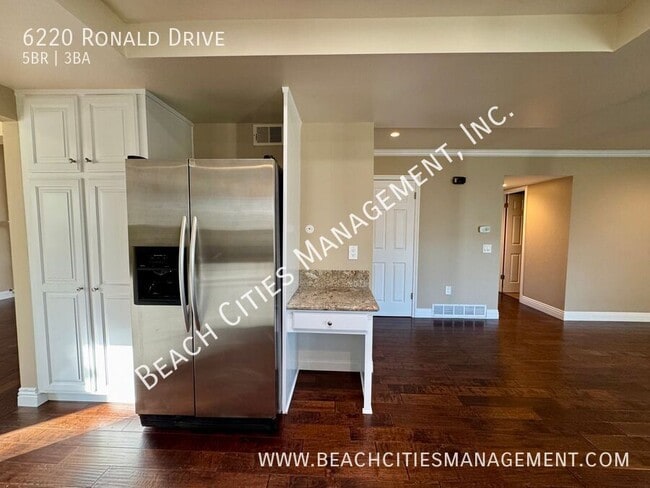 Building Photo - 6220 Ronald Dr