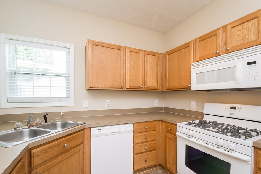 Building Photo - 169 Weatherstone Dr