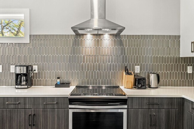 Building Photo - 1224 2nd Ave S