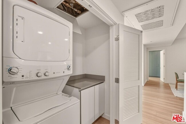 Building Photo - 1759 N Gower St