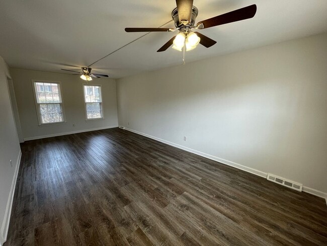 Building Photo - Renovated 3/2.5 House in Chieftain Hills- ...