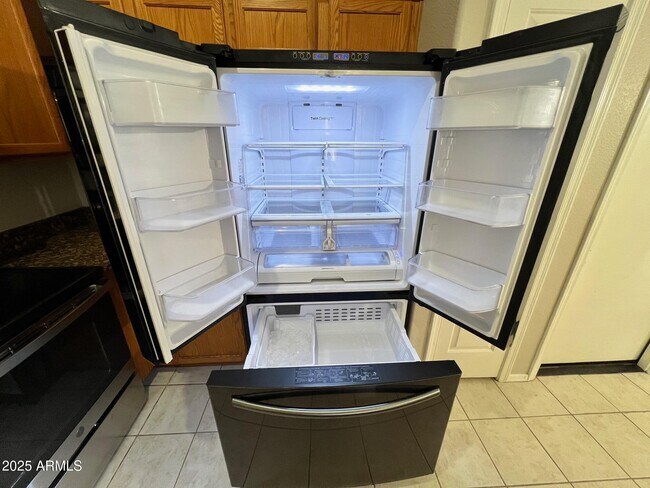 Building Photo - 10419 N 58th Dr