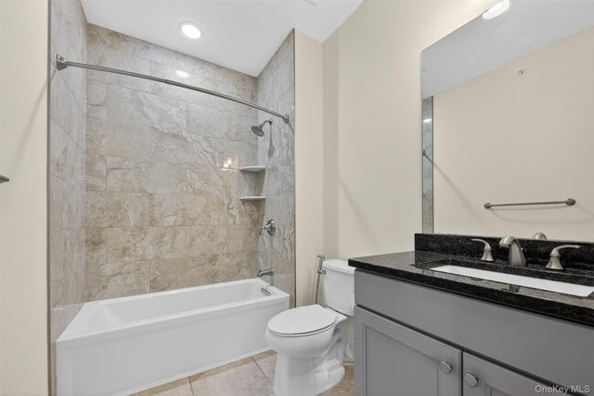 Building Photo - 402 Sacandaga Loop