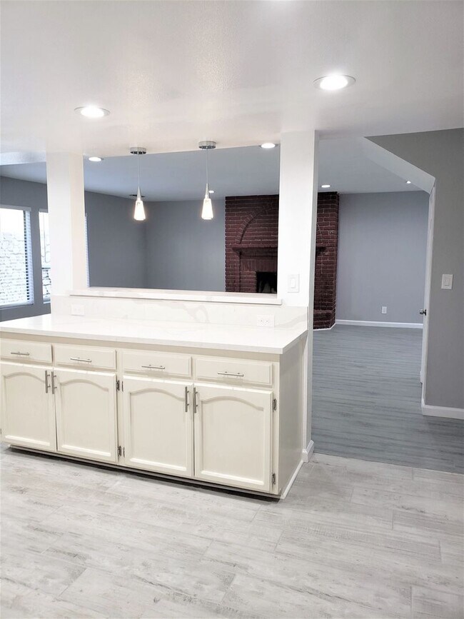 Building Photo - LB2506