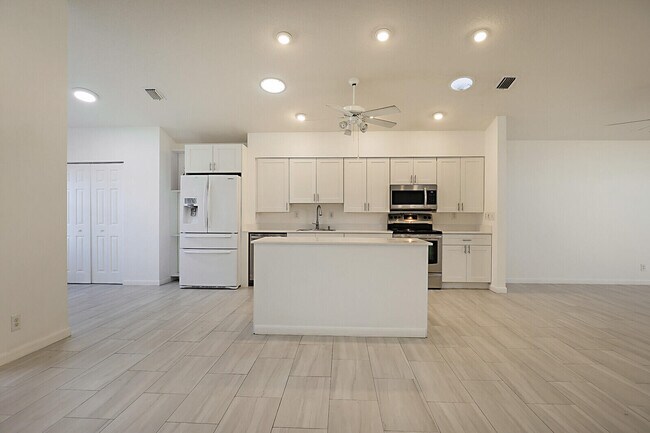 Building Photo - 7818 Stirling Bridge Blvd S