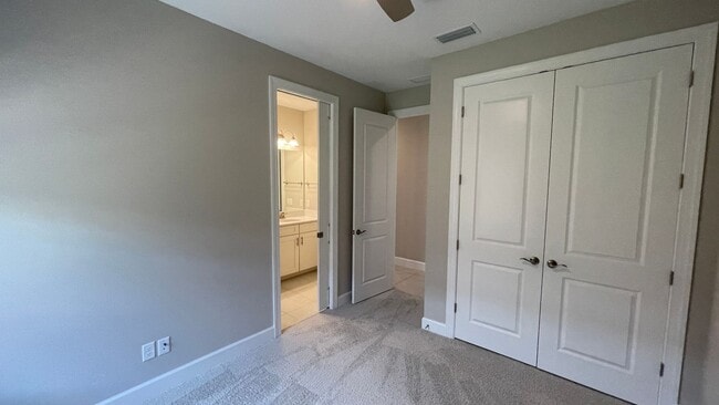 Building Photo - Unfurnished Annual Rental