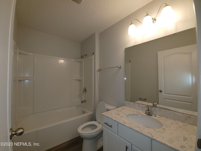 Building Photo - 208 Midway Park Dr
