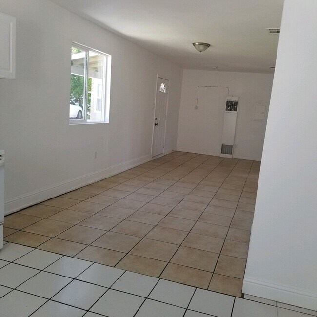 329 North Glenn Avenue, Unit 335 APT. C 329 N Glenn Ave Fresno CA