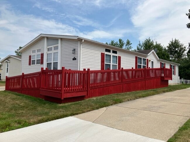 Building Photo - 3558 Brookline Ln