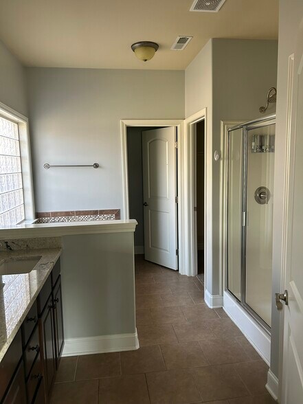 Building Photo - 24580 Silent Spring Dr