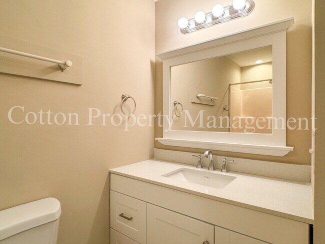 Building Photo - 4516 Greentree Rd