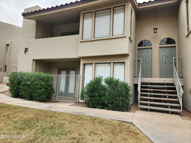 Building Photo - 1820 E Morten Ave