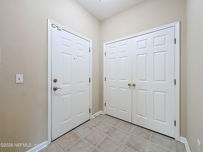Building Photo - 7801 Point Meadows Dr