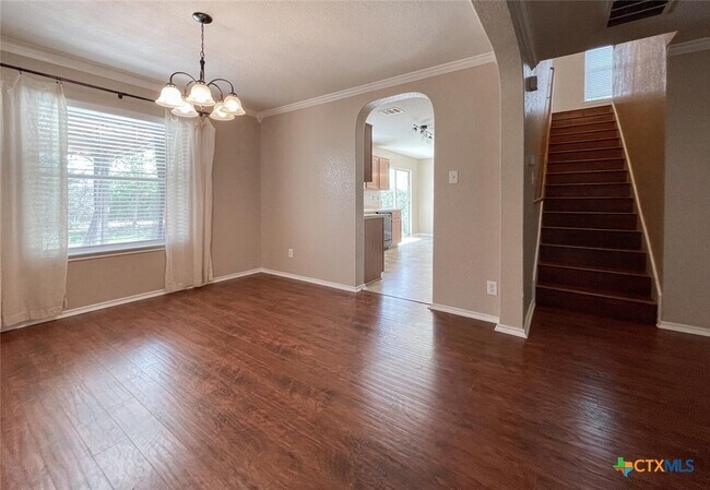 Building Photo - 2237 Stoneleigh Dr