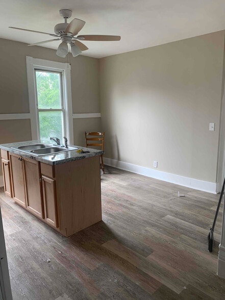 Building Photo - 618 Park Ave